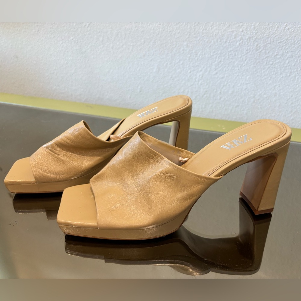 ZARA size 39 tan soft leather mule style block high heels, square toe
